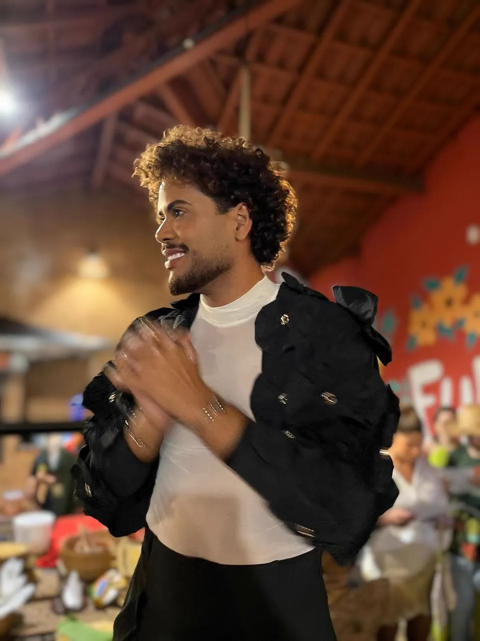 Alan canta Marisa — imprensa 11